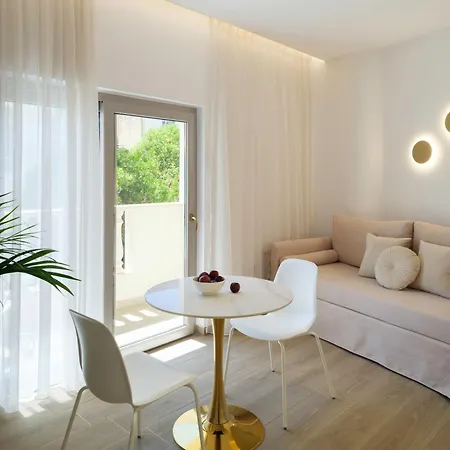 Aparthotel Golden Luxury *