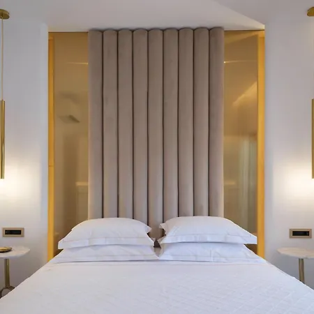 Golden Luxury Aparthotel
