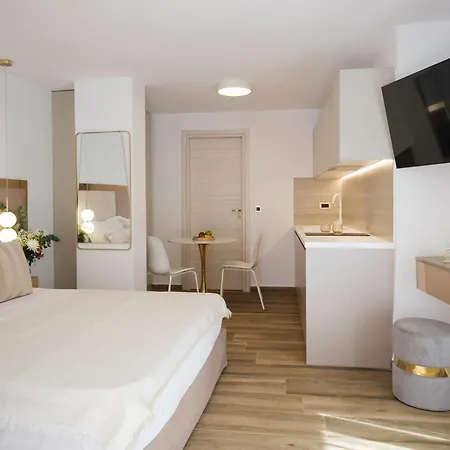 Golden Luxury *