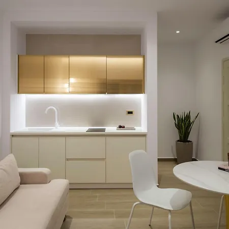 Golden Luxury Aparthotel