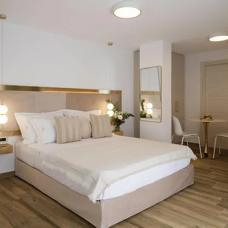 Golden Luxury Aparthotel *